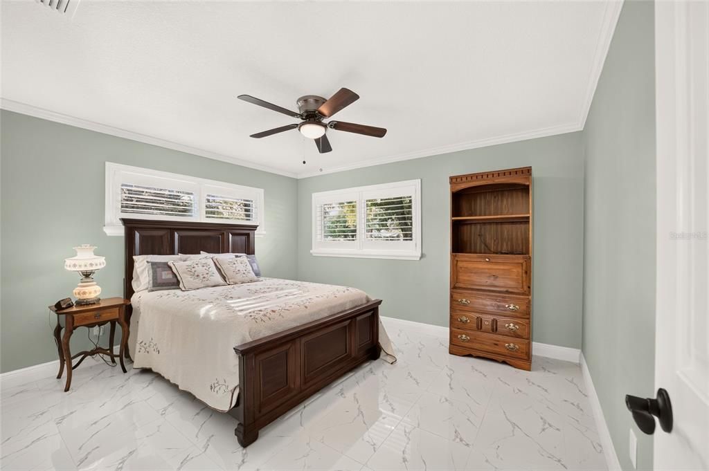 For Sale: $194,900 (2 beds, 2 baths, 1409 Square Feet)