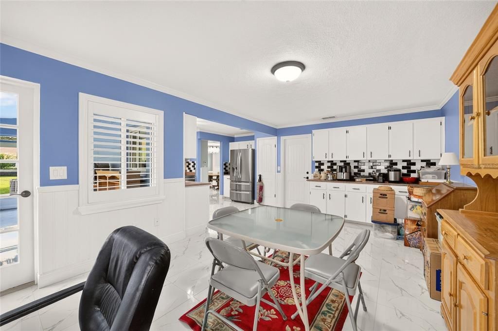 For Sale: $194,900 (2 beds, 2 baths, 1409 Square Feet)