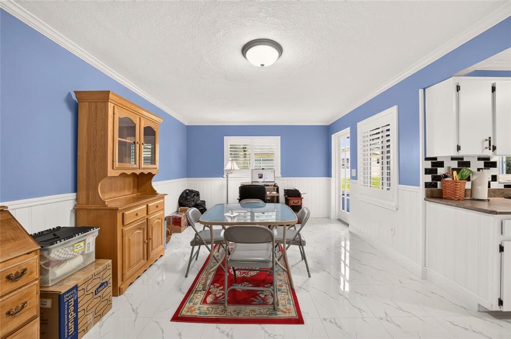 For Sale: $194,900 (2 beds, 2 baths, 1409 Square Feet)