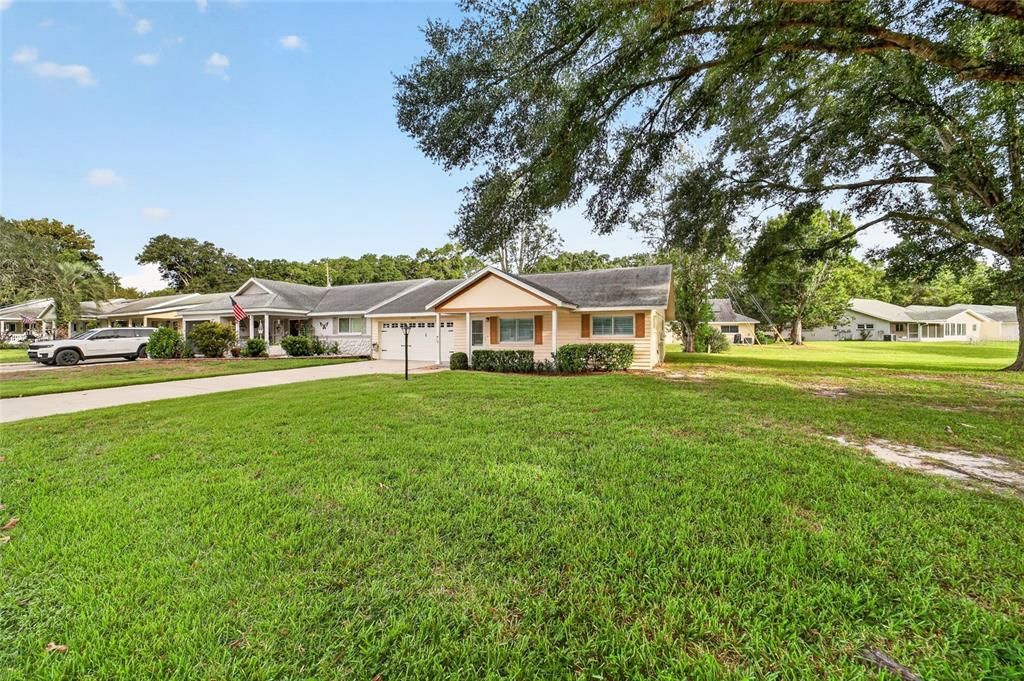 For Sale: $194,900 (2 beds, 2 baths, 1409 Square Feet)