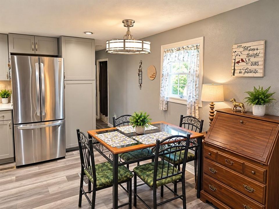 For Sale: $119,000 (2 beds, 1 baths, 654 Square Feet)