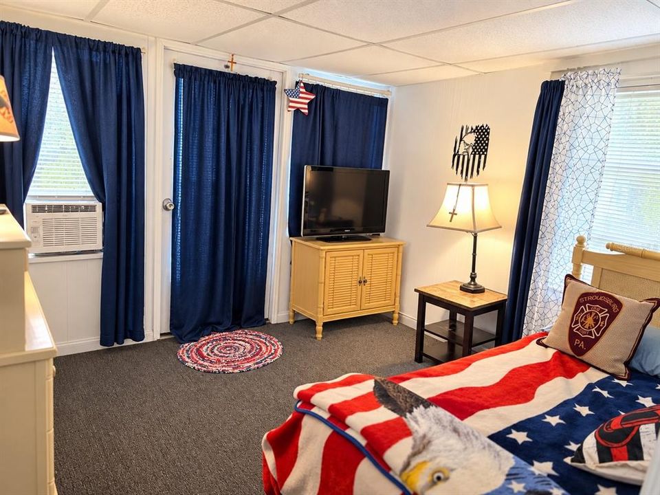 For Sale: $119,000 (2 beds, 1 baths, 654 Square Feet)