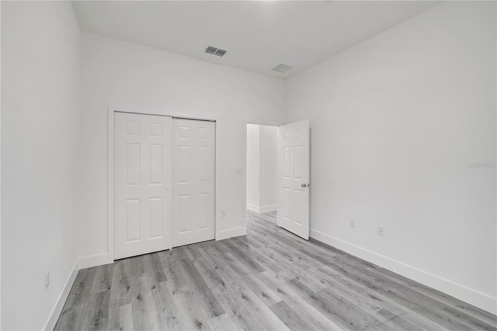 На продажу: $329,900 (4 спален, 2 ванн, 1820 Квадратных фут)