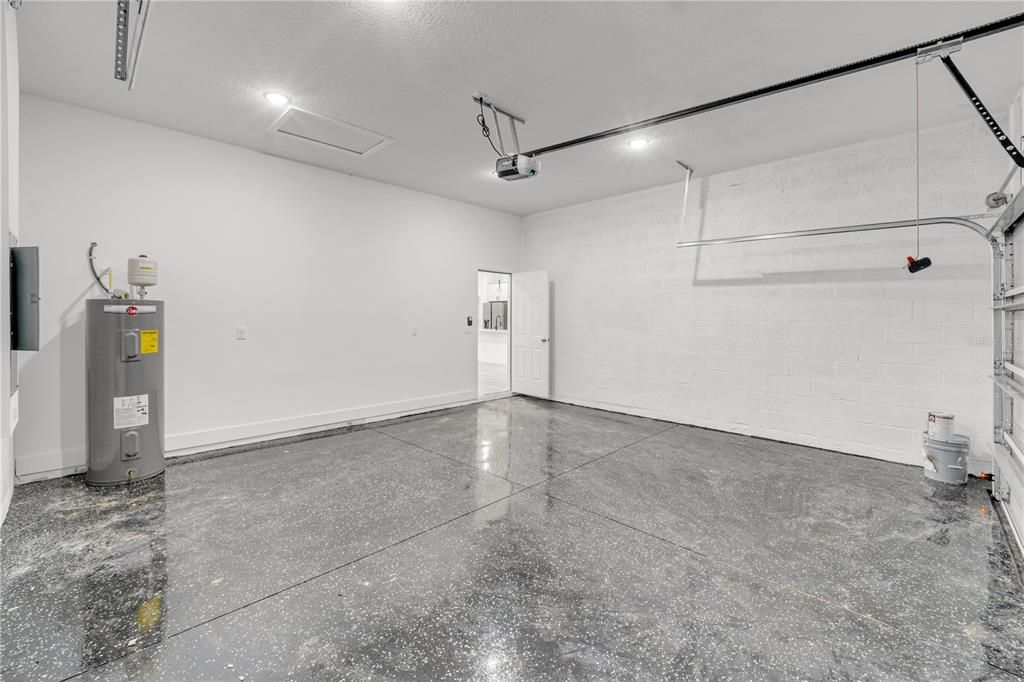 На продажу: $329,900 (4 спален, 2 ванн, 1820 Квадратных фут)