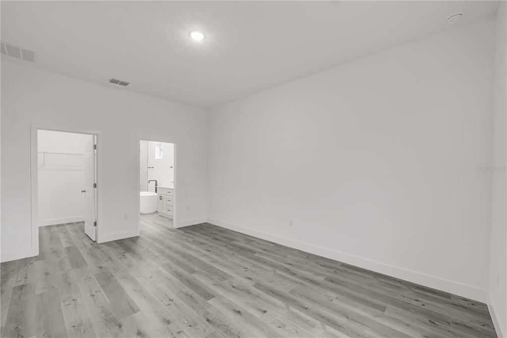 На продажу: $329,900 (4 спален, 2 ванн, 1820 Квадратных фут)