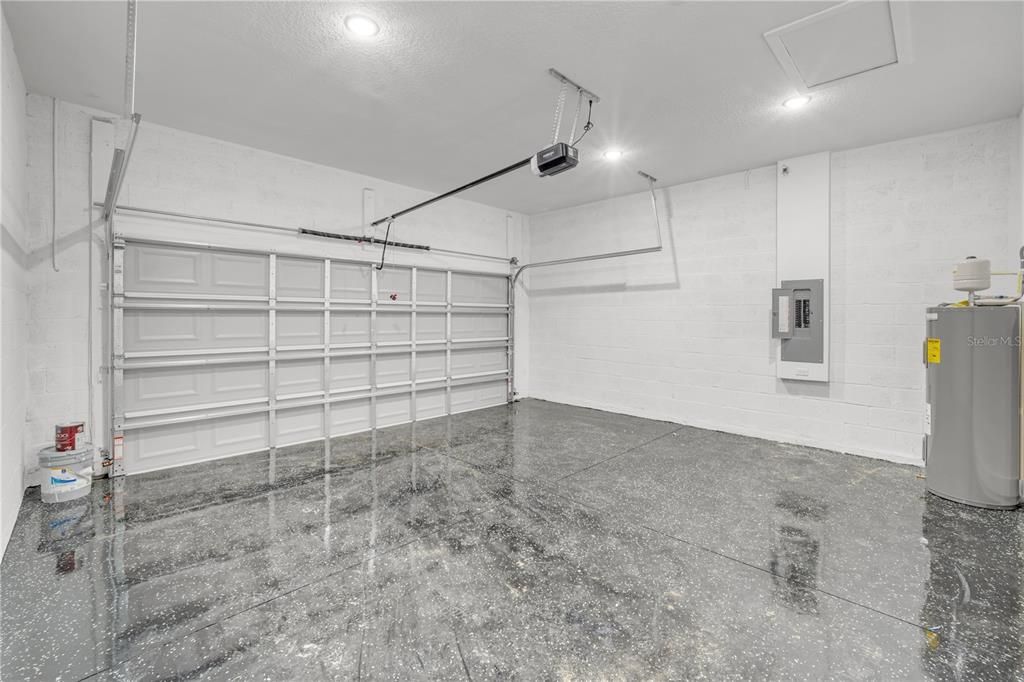На продажу: $329,900 (4 спален, 2 ванн, 1820 Квадратных фут)