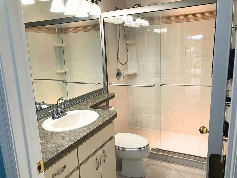 На продажу: $115,000 (0 спален, 1 ванн, 392 Квадратных фут)
