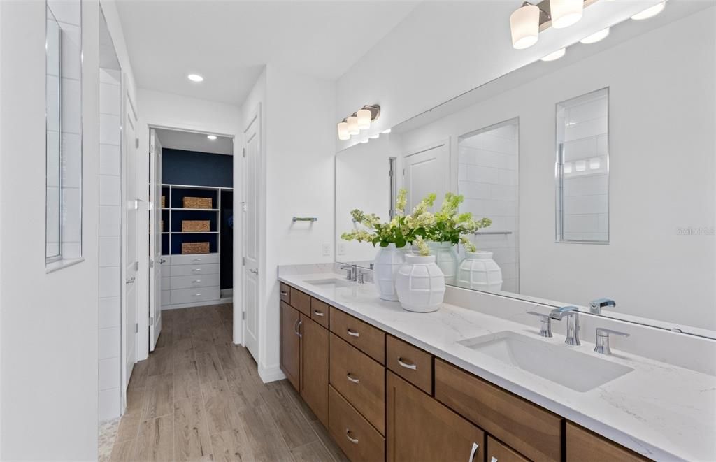 En Venta: $516,100 (3 camas, 2 baños, 1943 Pies cuadrados)