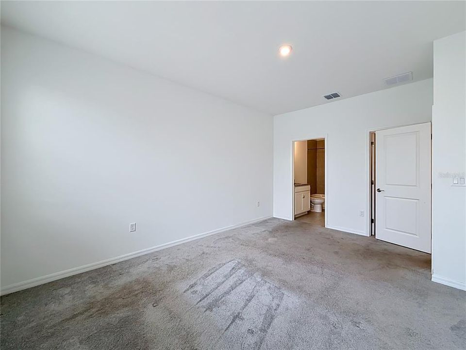 For Sale: $399,000 (4 beds, 3 baths, 2209 Square Feet)