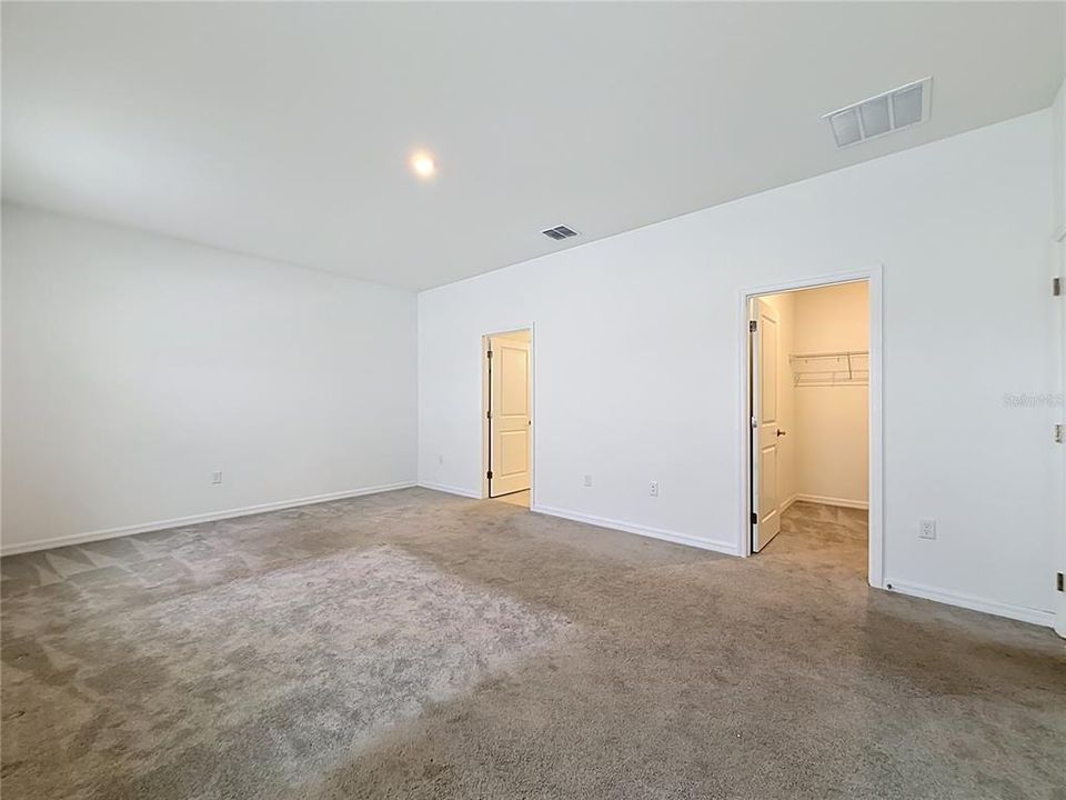 For Sale: $399,000 (4 beds, 3 baths, 2209 Square Feet)