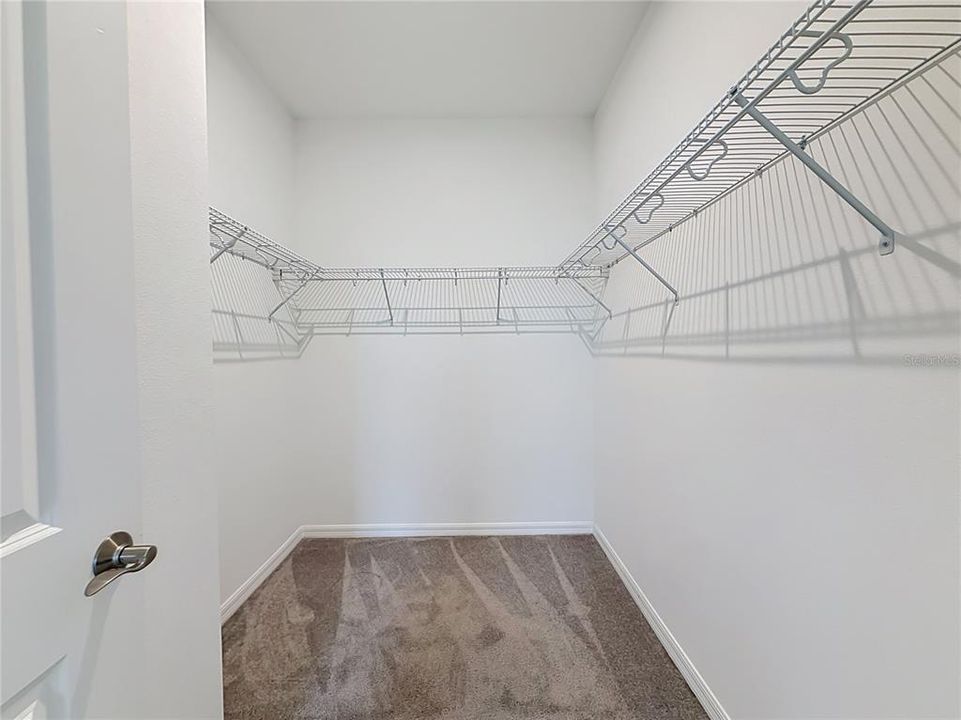 For Sale: $399,000 (4 beds, 3 baths, 2209 Square Feet)