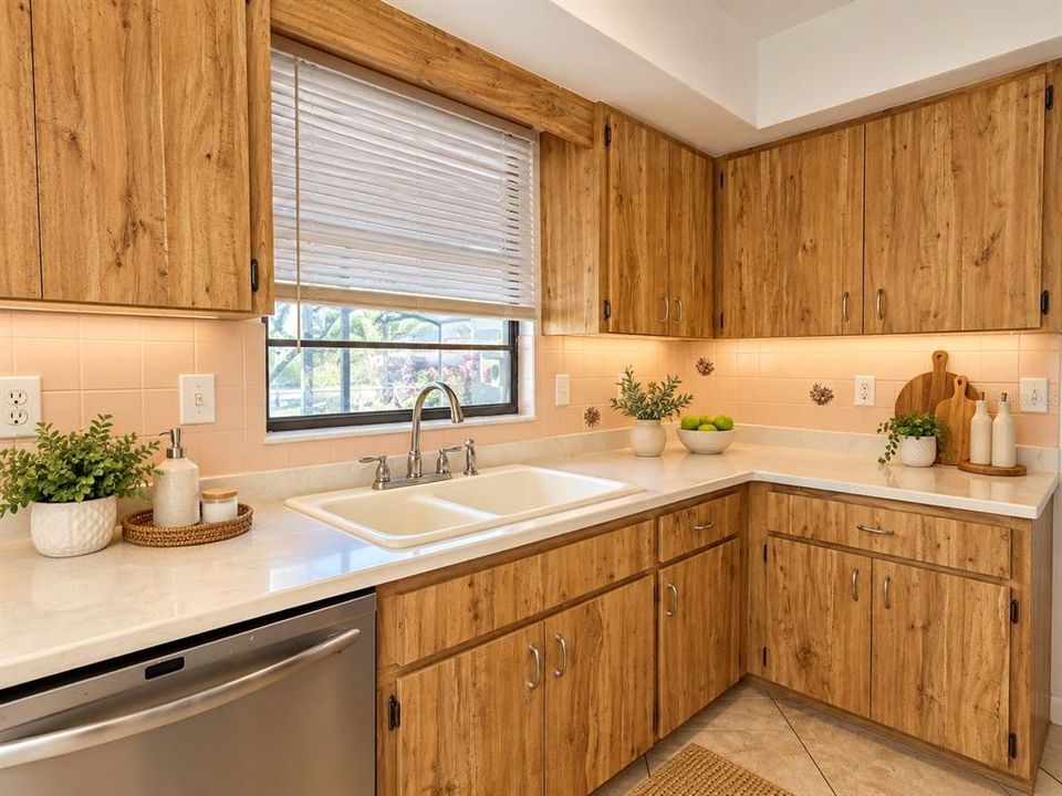 En Venta: $349,000 (2 camas, 2 baños, 968 Pies cuadrados)