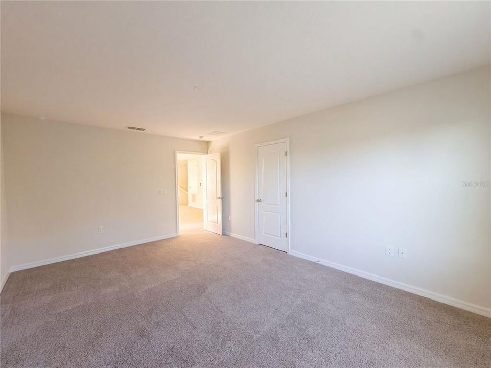 En Venta: $405,000 (5 camas, 3 baños, 3612 Pies cuadrados)