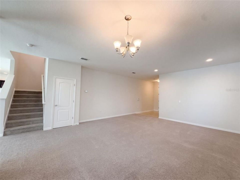 En Venta: $405,000 (5 camas, 3 baños, 3612 Pies cuadrados)