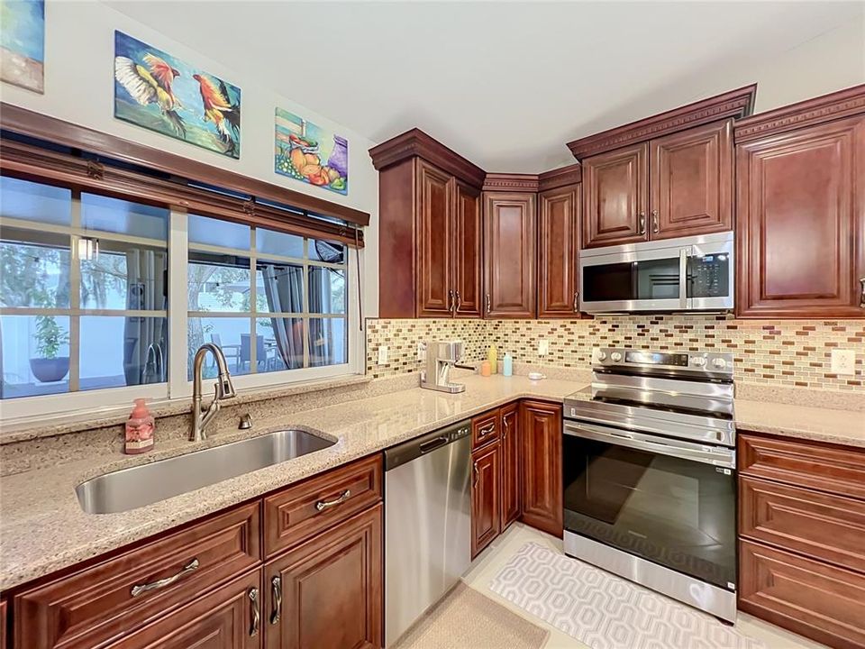 Activo con contrato: $385,000 (2 camas, 2 baños, 1502 Pies cuadrados)