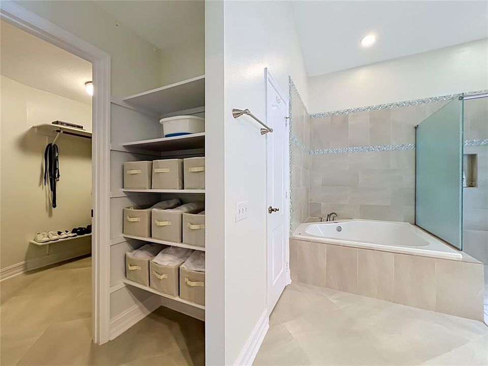 Activo con contrato: $385,000 (2 camas, 2 baños, 1502 Pies cuadrados)