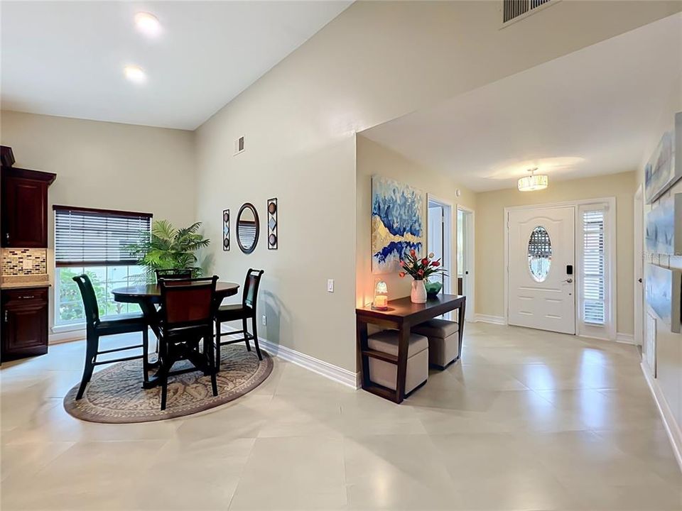 Activo con contrato: $385,000 (2 camas, 2 baños, 1502 Pies cuadrados)