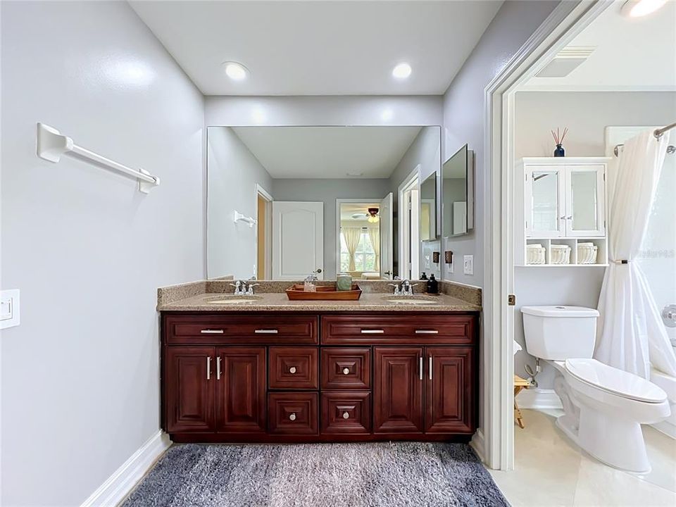Activo con contrato: $385,000 (2 camas, 2 baños, 1502 Pies cuadrados)