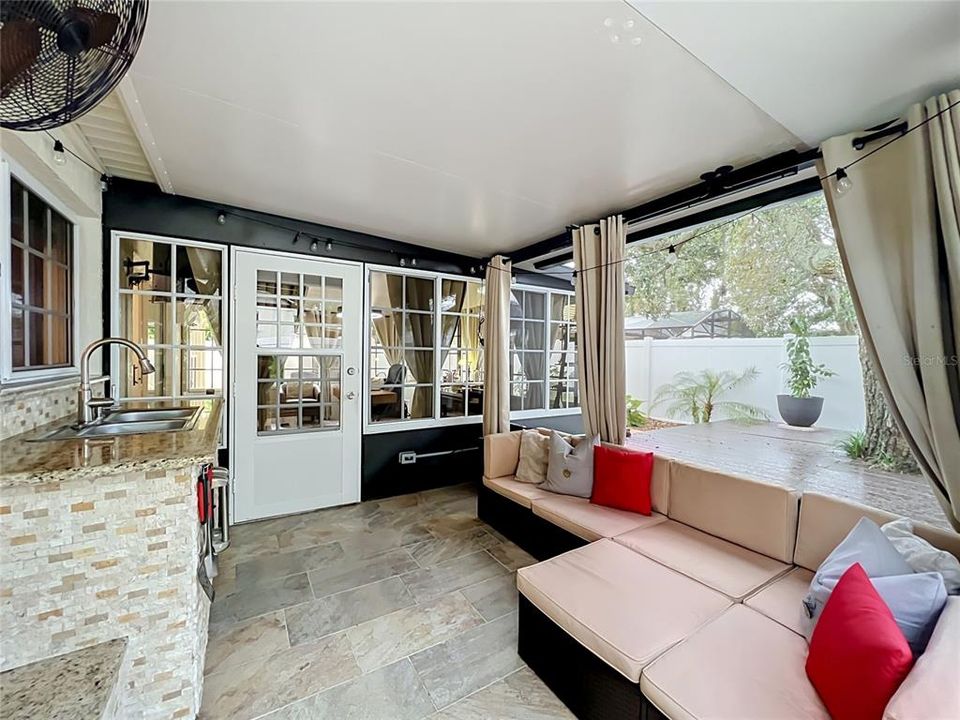 Activo con contrato: $385,000 (2 camas, 2 baños, 1502 Pies cuadrados)