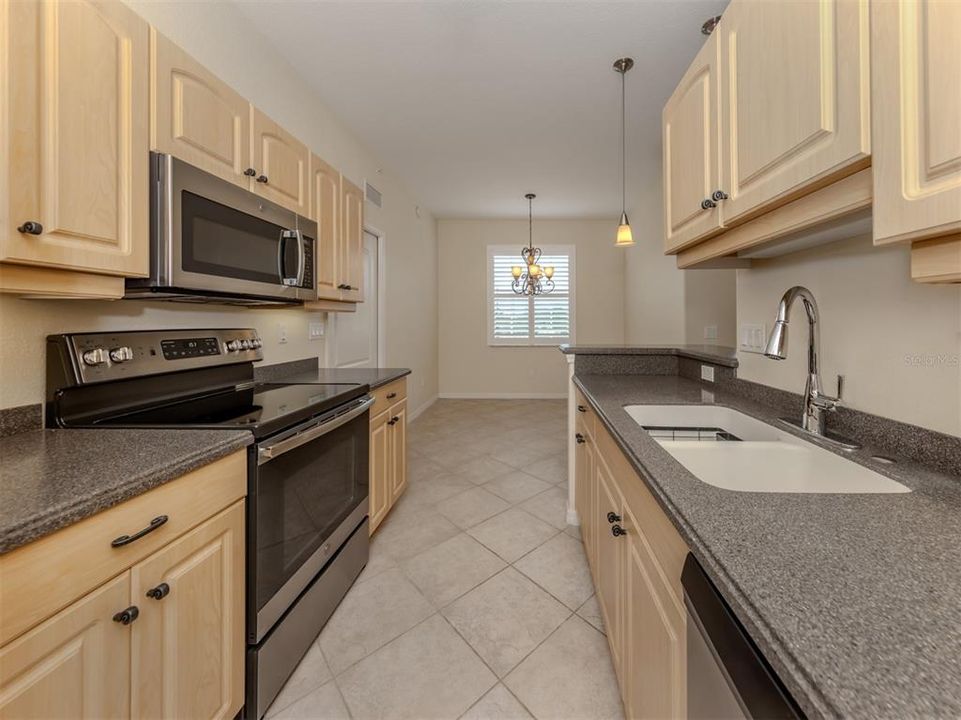 For Sale: $389,900 (3 beds, 2 baths, 1467 Square Feet)