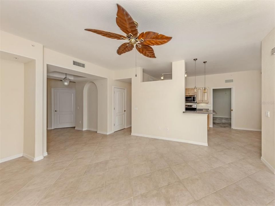 For Sale: $389,900 (3 beds, 2 baths, 1467 Square Feet)
