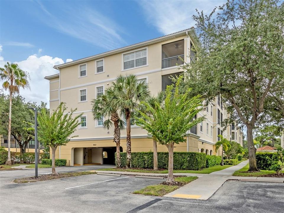 For Sale: $389,900 (3 beds, 2 baths, 1467 Square Feet)