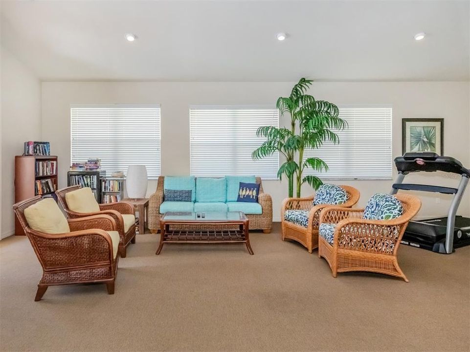 For Sale: $389,900 (3 beds, 2 baths, 1467 Square Feet)