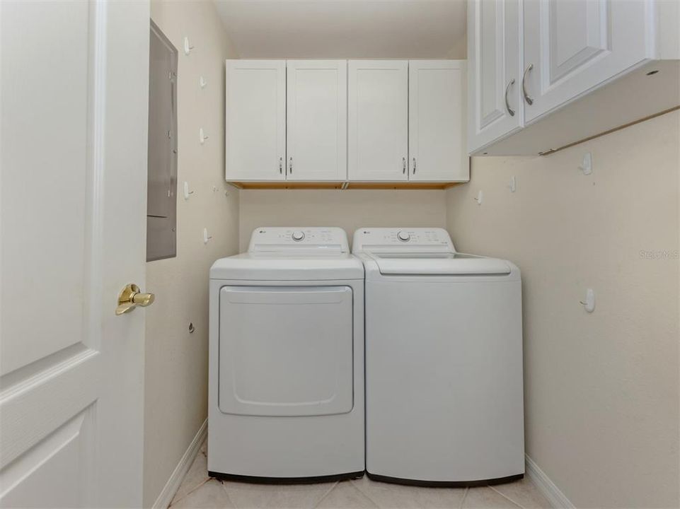 For Sale: $389,900 (3 beds, 2 baths, 1467 Square Feet)