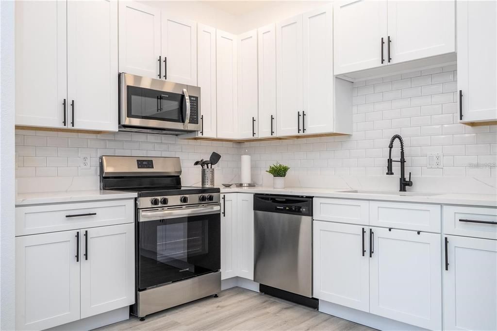 For Rent: $2,500 (4 beds, 2 baths, 1400 Square Feet)