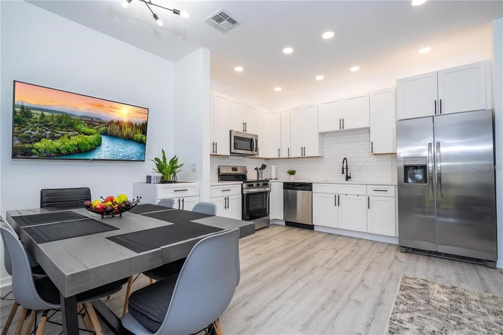 For Rent: $2,500 (4 beds, 2 baths, 1400 Square Feet)