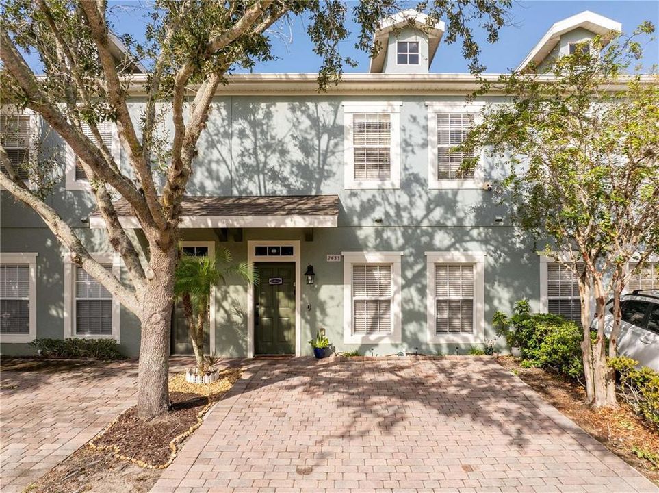 For Rent: $2,500 (4 beds, 2 baths, 1400 Square Feet)