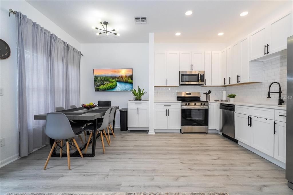 For Rent: $2,500 (4 beds, 2 baths, 1400 Square Feet)