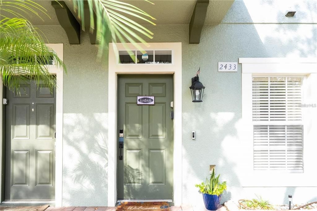 For Rent: $2,500 (4 beds, 2 baths, 1400 Square Feet)