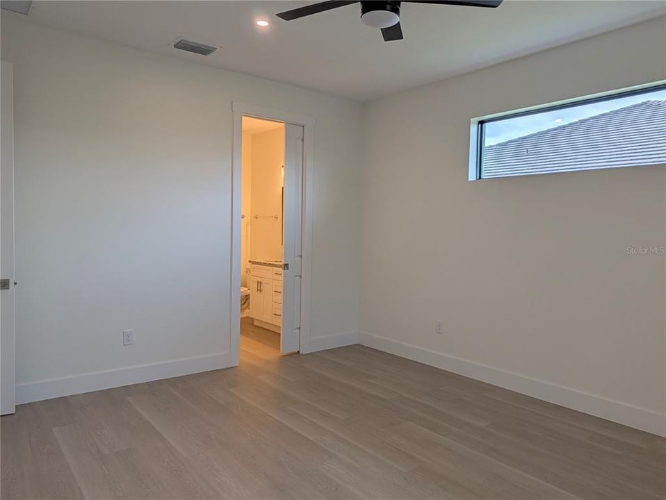 For Rent: $1,725 (3 beds, 2 baths, 1373 Square Feet)