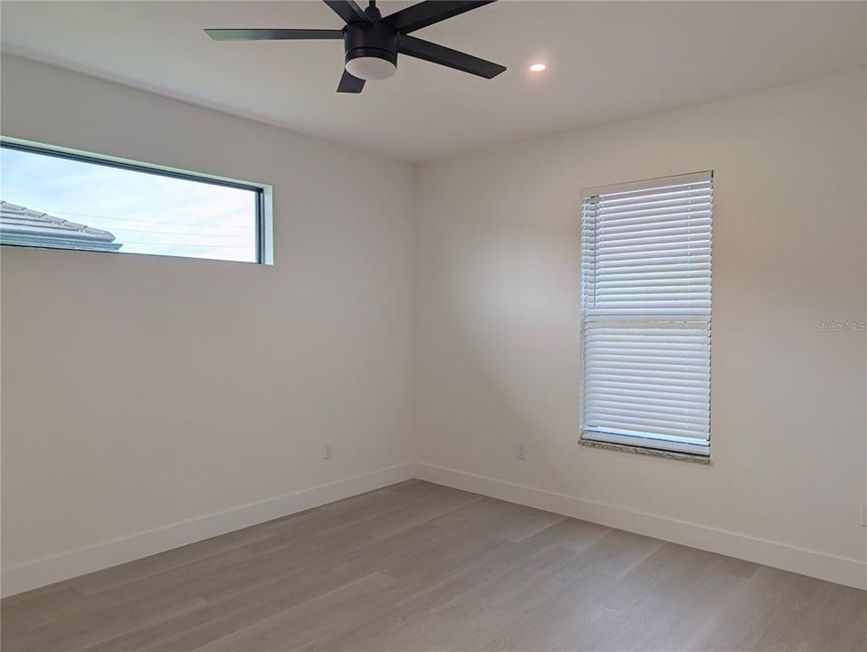 For Rent: $1,725 (3 beds, 2 baths, 1373 Square Feet)