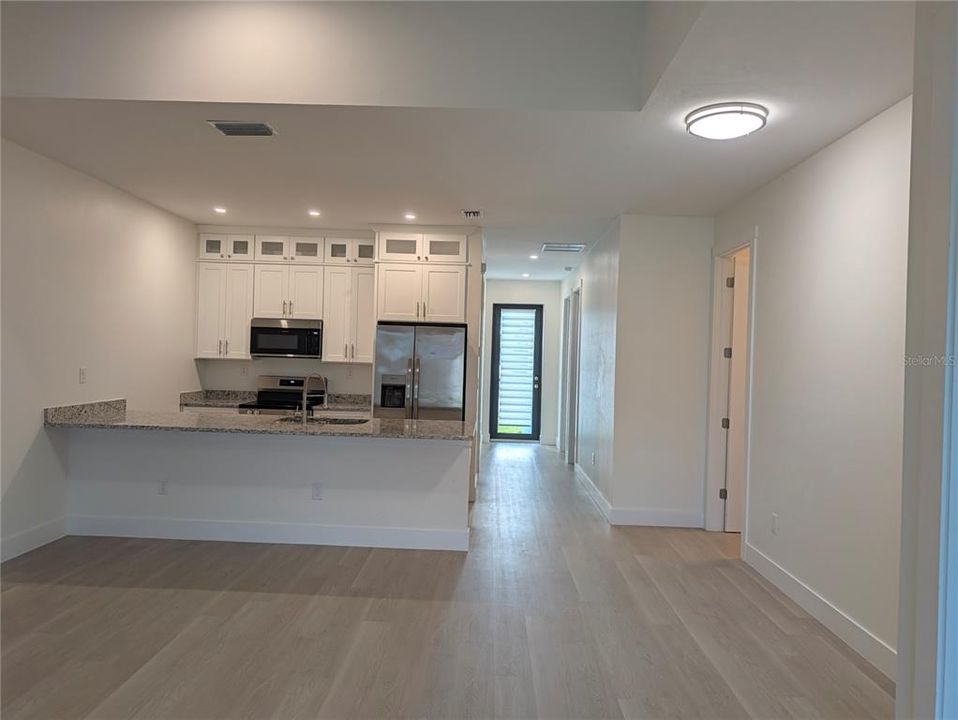 For Rent: $1,725 (3 beds, 2 baths, 1373 Square Feet)