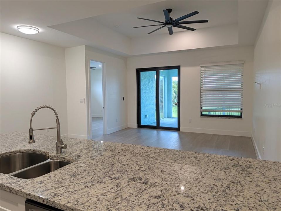 For Rent: $1,725 (3 beds, 2 baths, 1373 Square Feet)