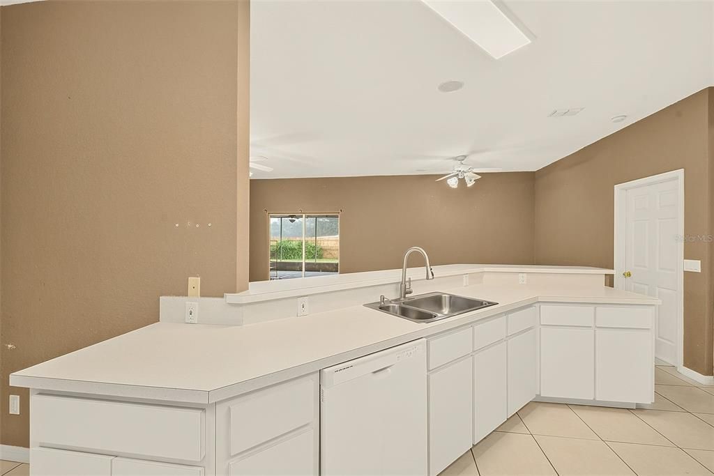 En Venta: $349,900 (3 camas, 2 baños, 1816 Pies cuadrados)