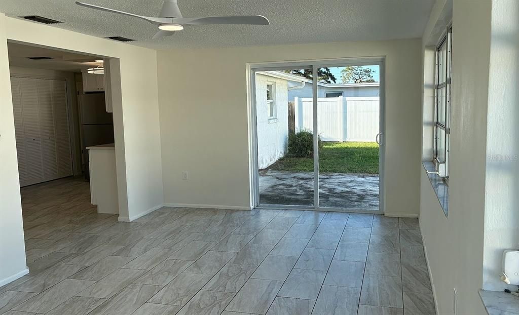 En Venta: $229,000 (2 camas, 2 baños, 1162 Pies cuadrados)