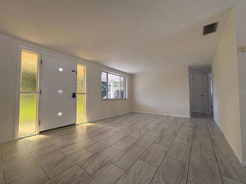 En Venta: $229,000 (2 camas, 2 baños, 1162 Pies cuadrados)