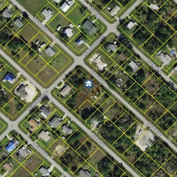 На продажу: $19,000 (0.18 acres)