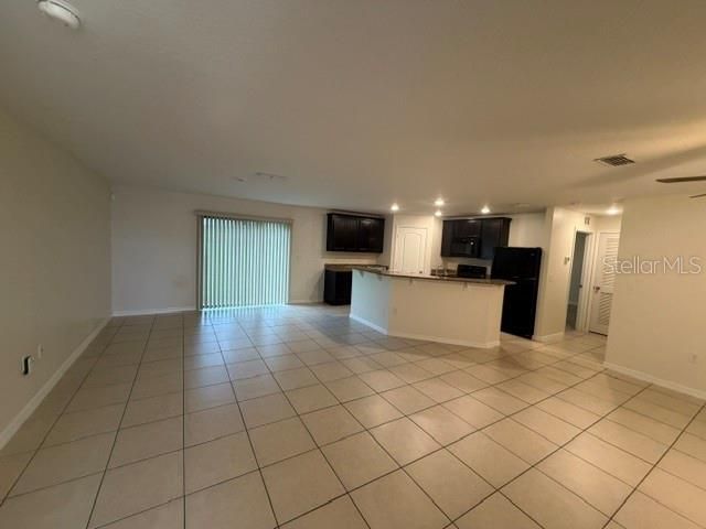 В аренду: $2,100 (3 спален, 2 ванн, 1464 Квадратных фут)
