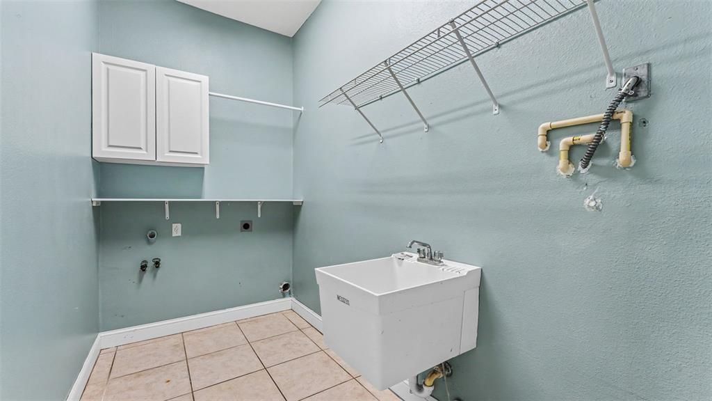 En Venta: $624,900 (3 camas, 3 baños, 2695 Pies cuadrados)