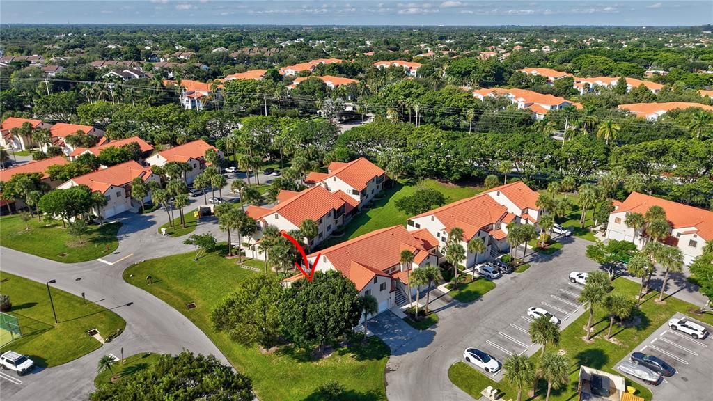 For Sale: $210,000 (2 beds, 2 baths, 996 Square Feet)