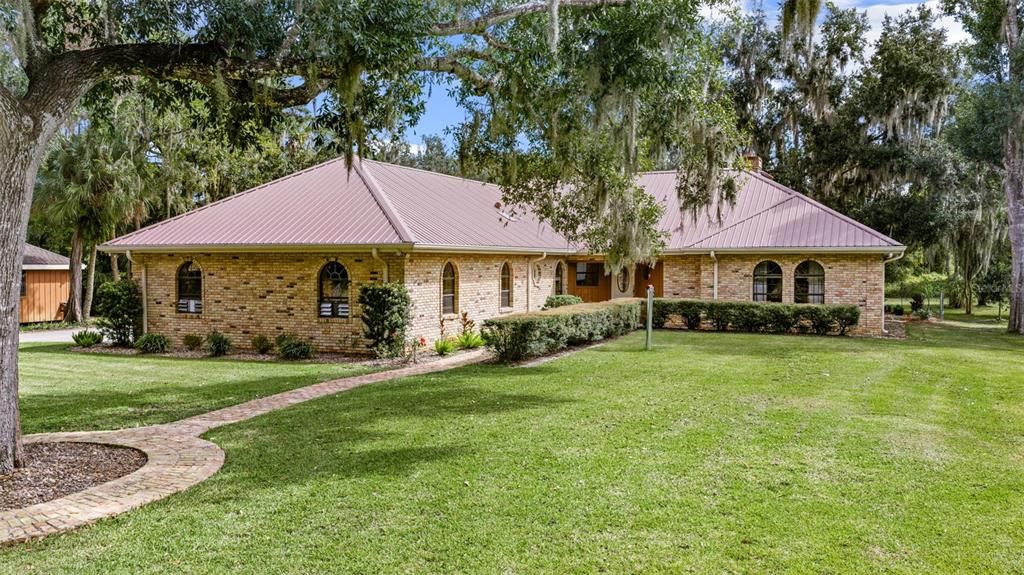 En Venta: $685,000 (3 camas, 3 baños, 2819 Pies cuadrados)