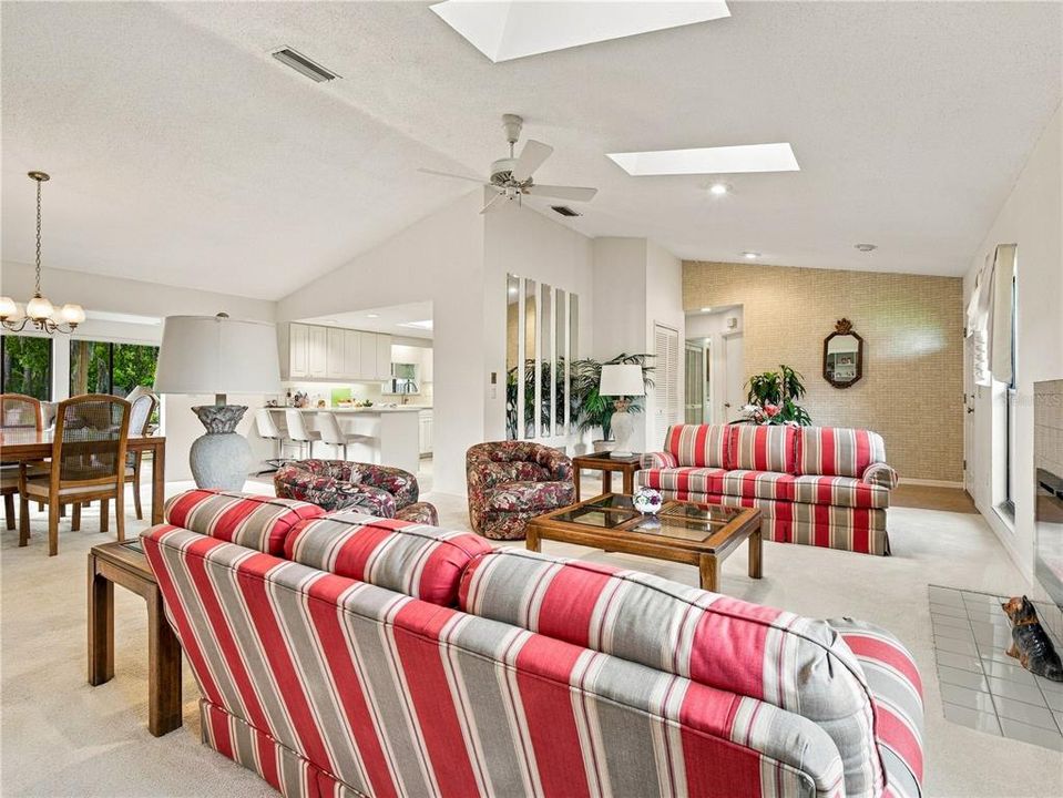 На продажу: $489,000 (3 спален, 2 ванн, 2150 Квадратных фут)
