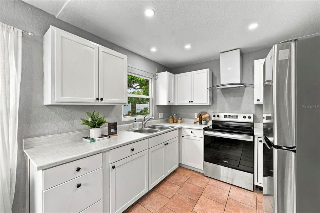 На продажу: $449,000 (3 спален, 2 ванн, 1312 Квадратных фут)