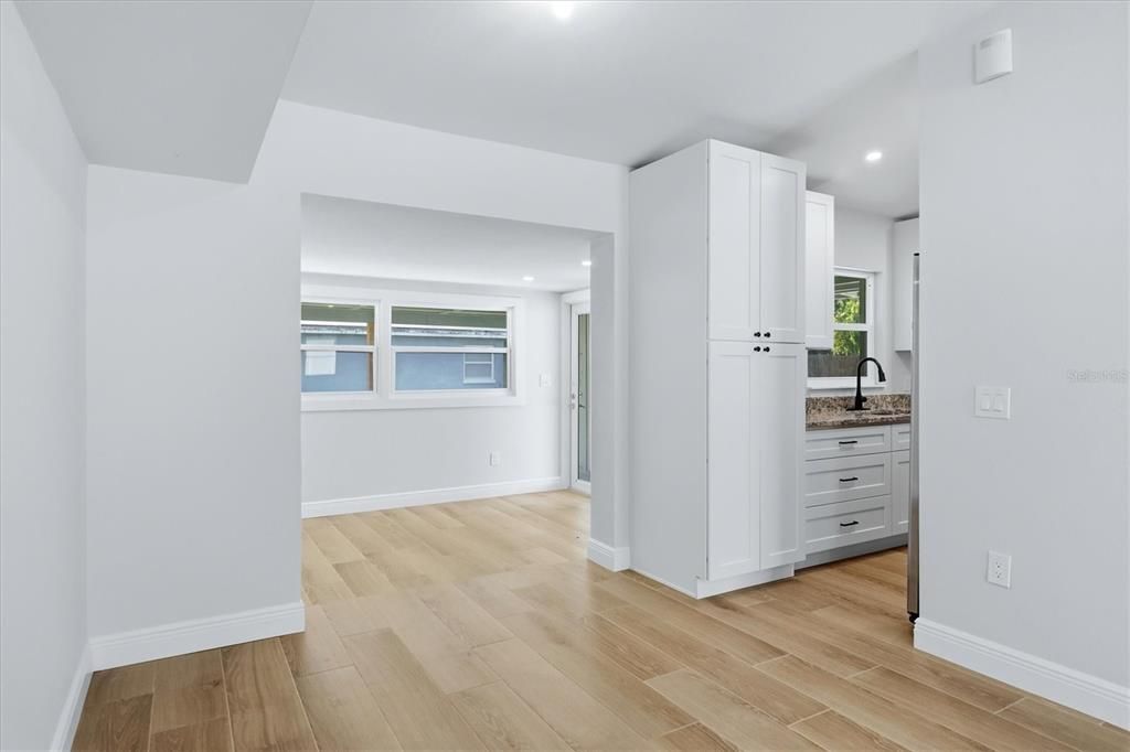 В аренду: $2,595 (3 спален, 2 ванн, 1260 Квадратных фут)