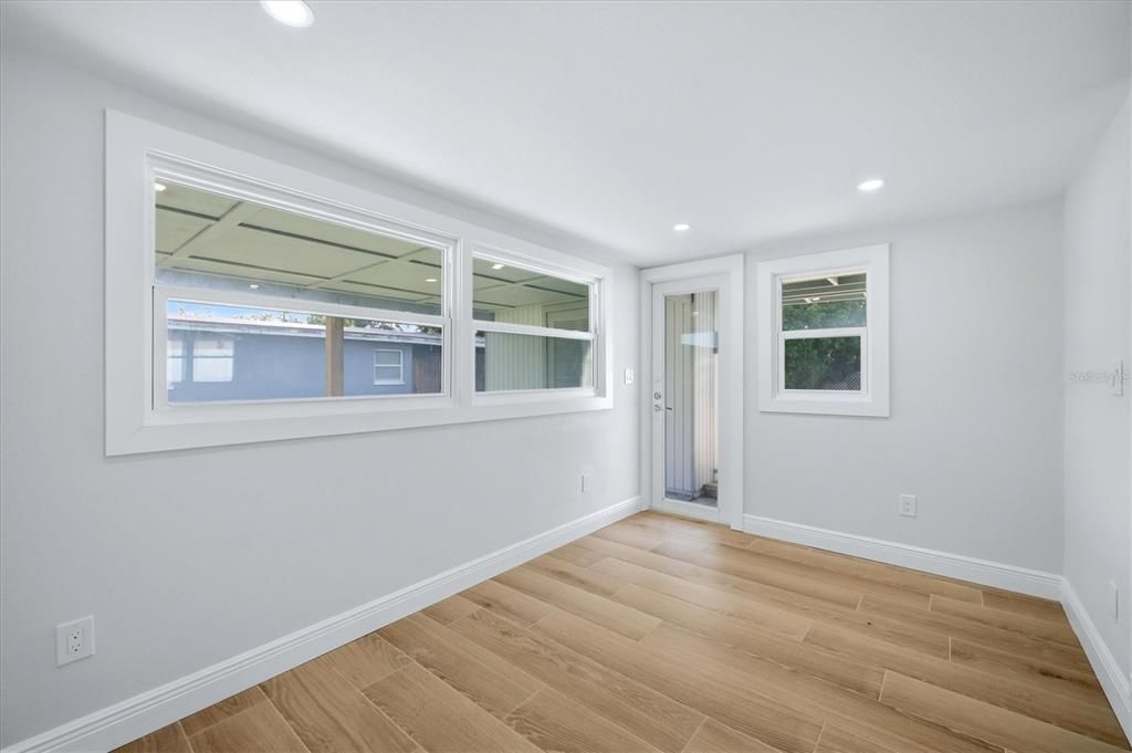 В аренду: $2,595 (3 спален, 2 ванн, 1260 Квадратных фут)