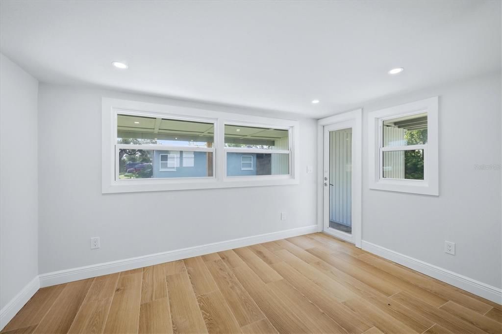 В аренду: $2,595 (3 спален, 2 ванн, 1260 Квадратных фут)